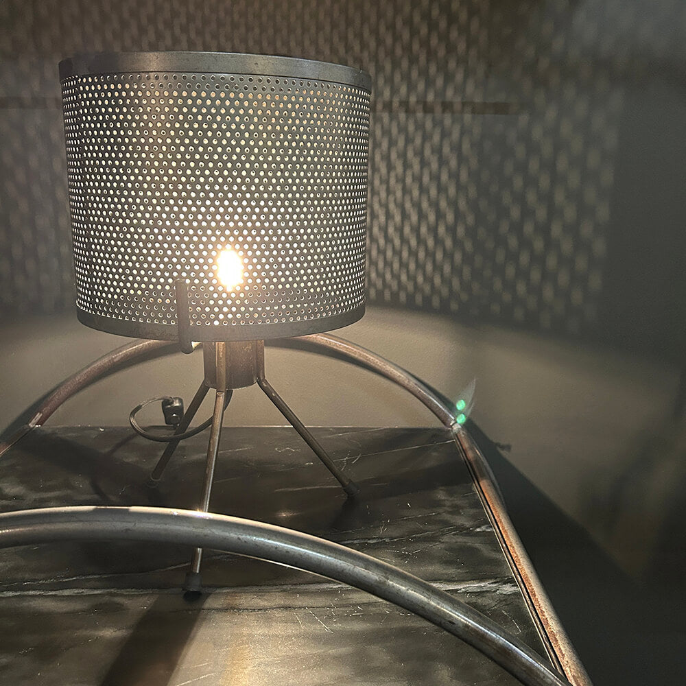 Kelly bordlampe med et stilfuldt råt look