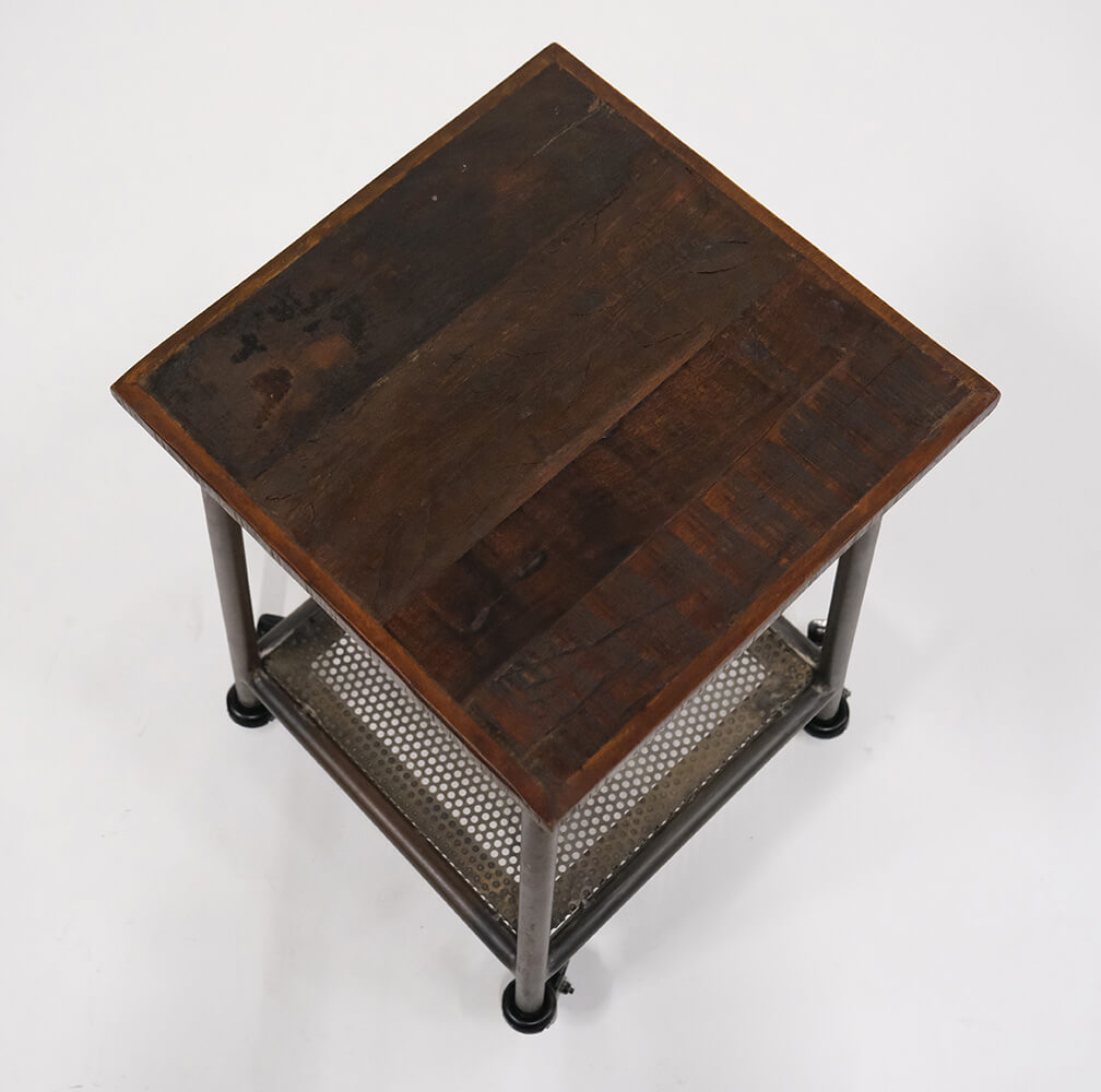 Carnegie sidebord med hjul